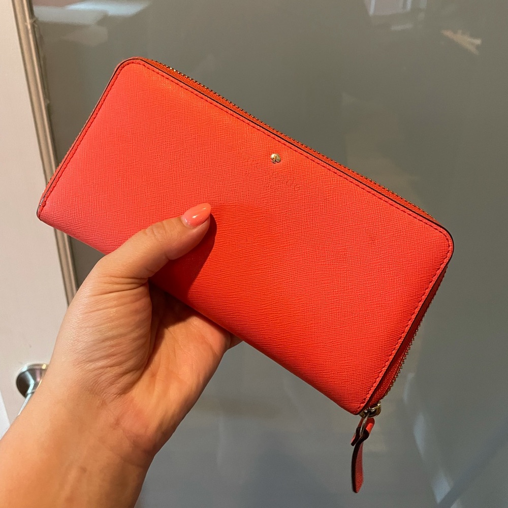 Kate Spade Coral Zipped Wallet